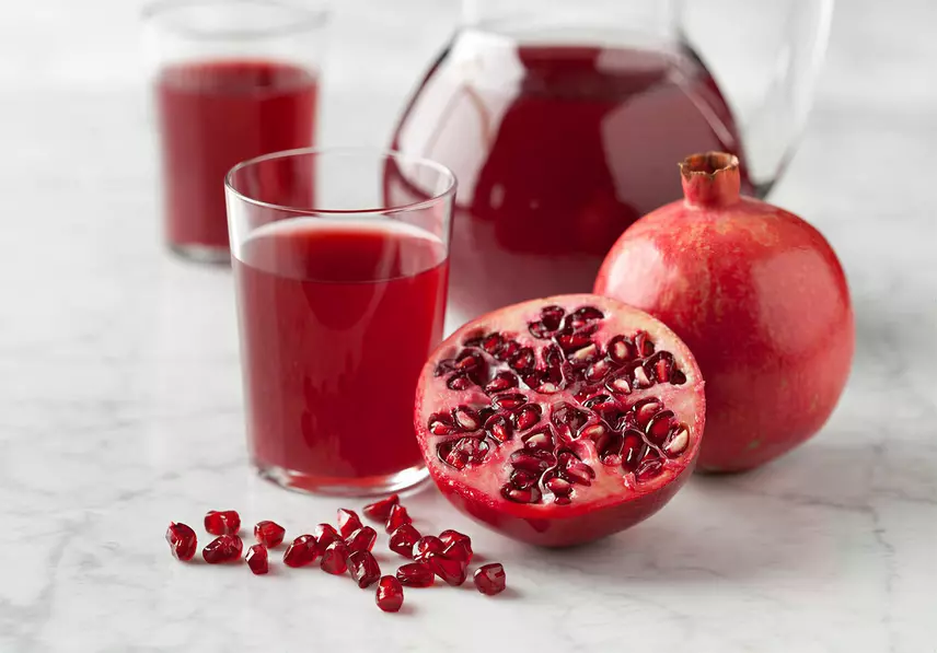 How an HPP Machine Preserves Pomegranate Juice Without Losing Its Beneficial Components